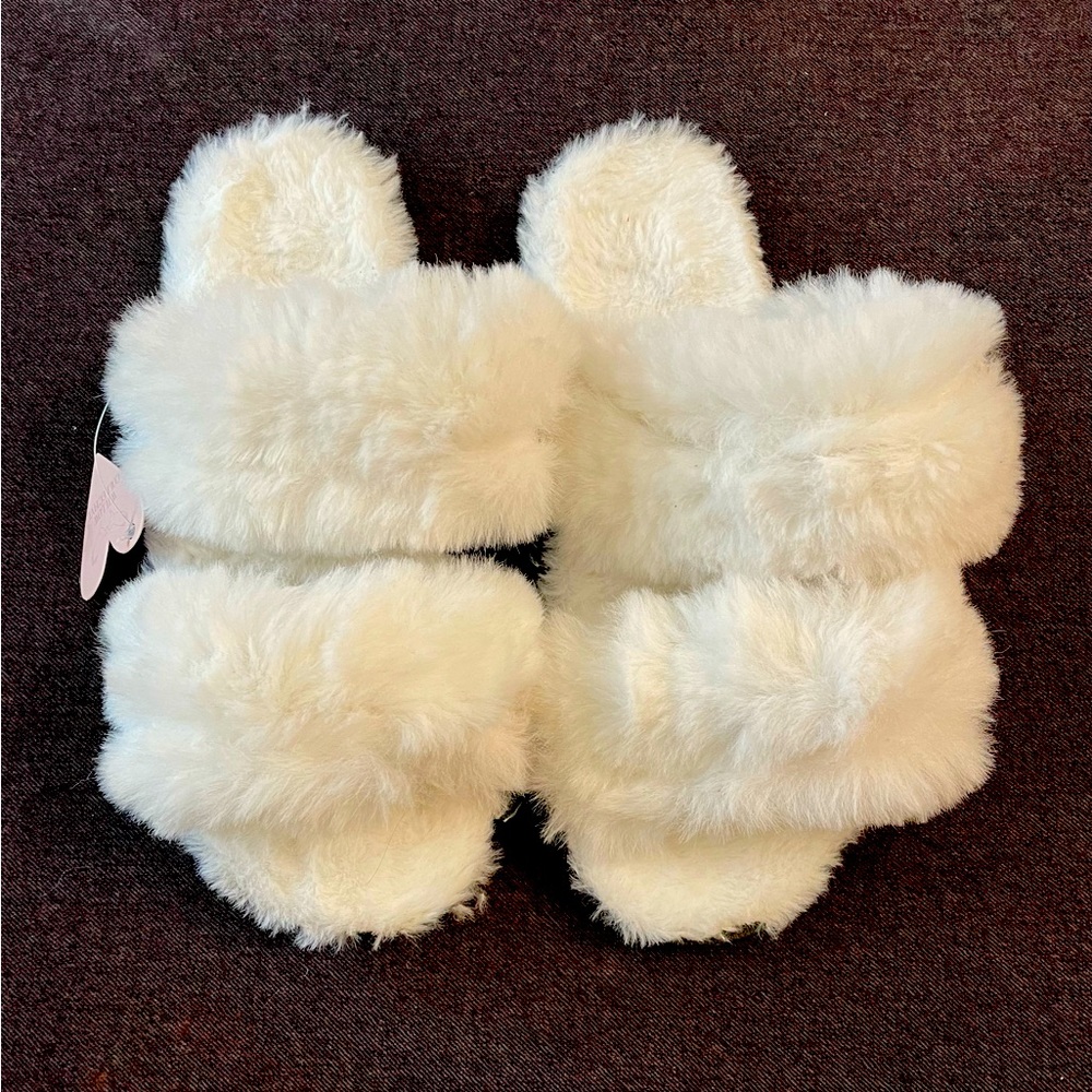 White Fuzzy & Super Soft Faux Fur Slippers